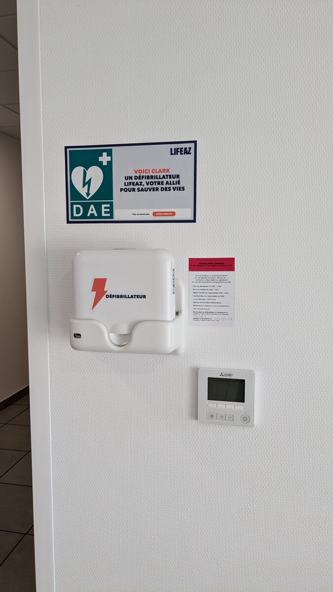 Défibrillateur cardiaque Lifeaz DAE